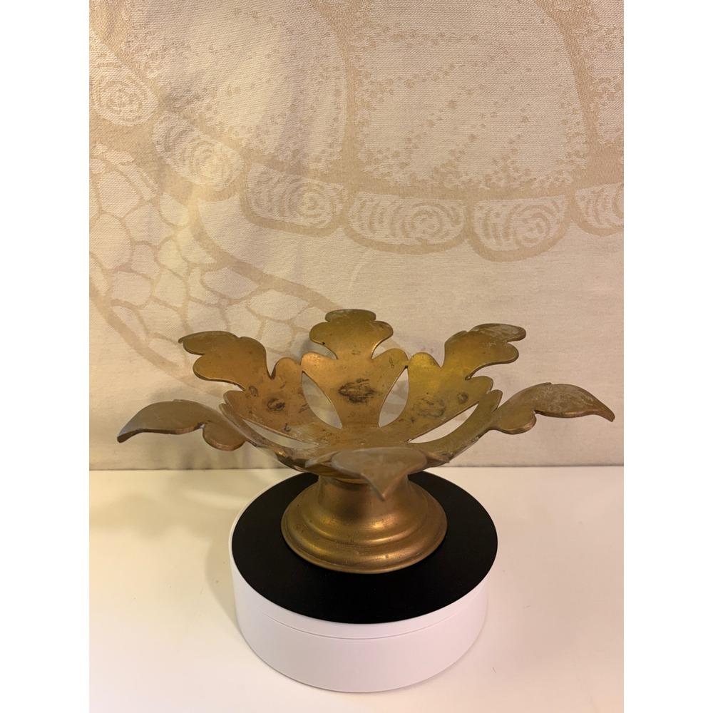 Vintage Solid Brass Scalloped Leaf Pedestal Bowl Ornate Decorative Dish Gold - Picture 4 of 5